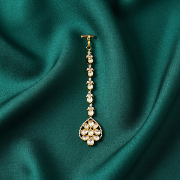 352132 Kundan Classic Tikka With Gold Plating
