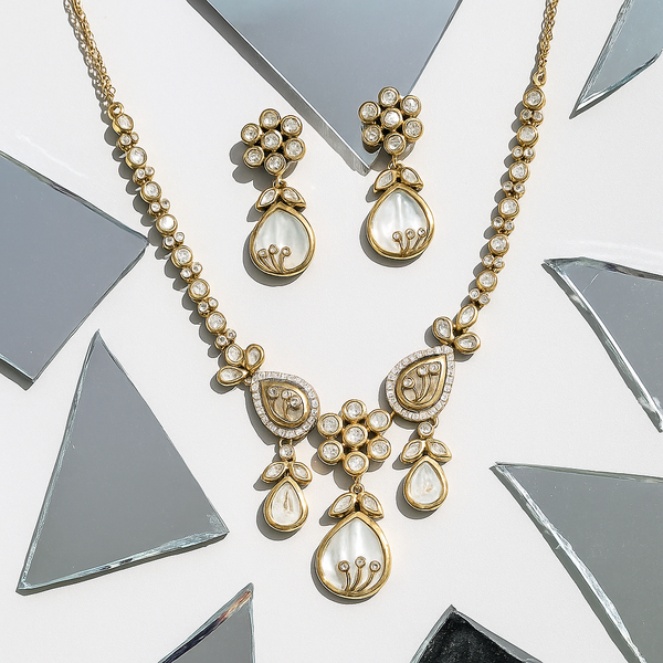 352429 Kundan Classic Necklace With Mehndi Carat Gold Plating