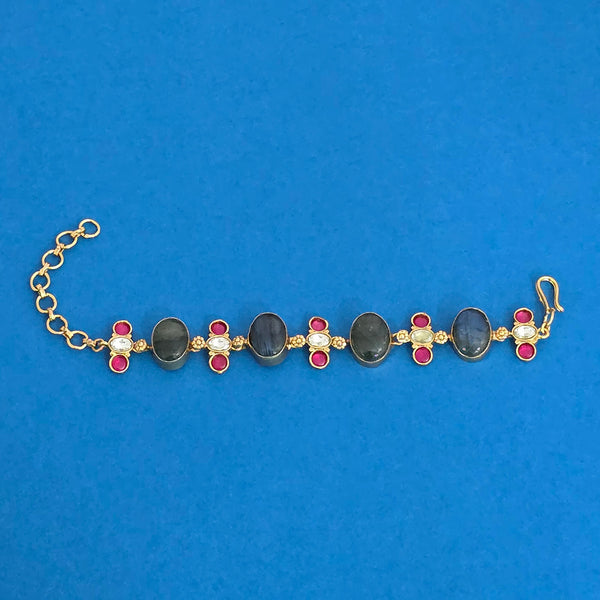 352534 Kundan Classic Bracelet With Gold Plating