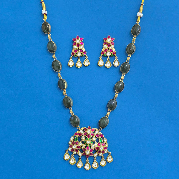352535 Kundan Classic Necklace With Gold Plating