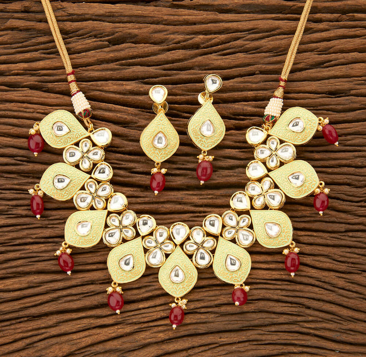 Kundan Classic Necklace with gold plating 42038