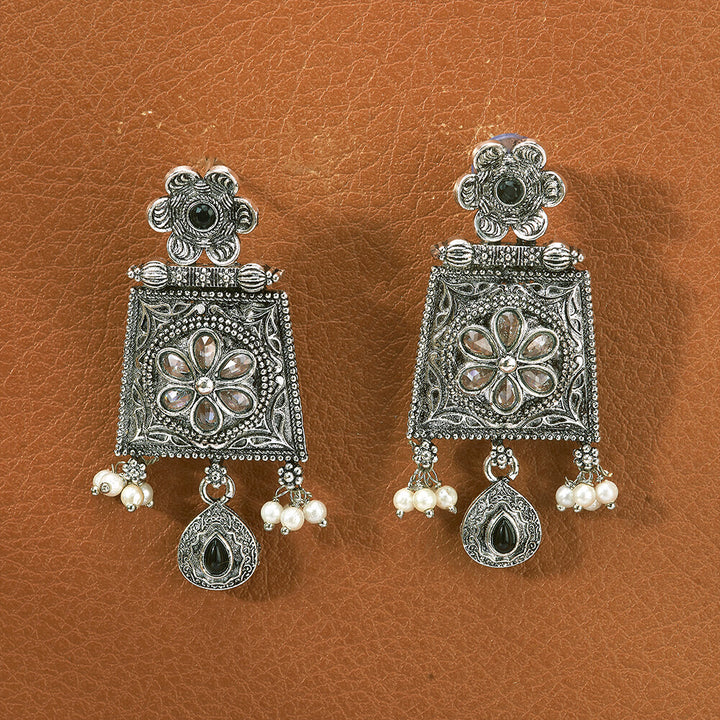 Pearl Earring With Oxidised Plating 807197