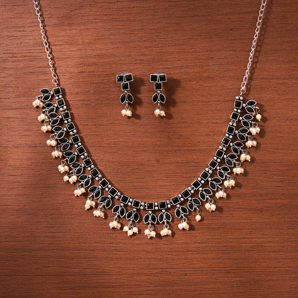 Pearl Necklace With Oxidised Plating 807346