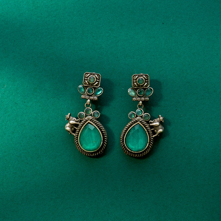 Stone Earring With Oxidised Plating 807808