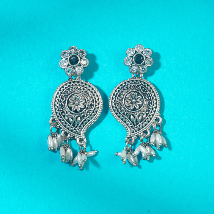 Classic Earring With Oxidised Plating 808316