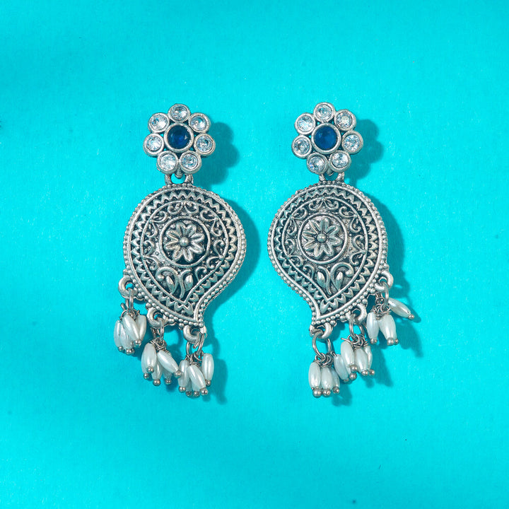 Classic Earring With Oxidised Plating 808316