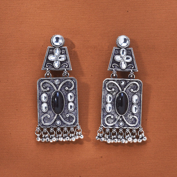 808484 Classic Earring With Oxidised Plating