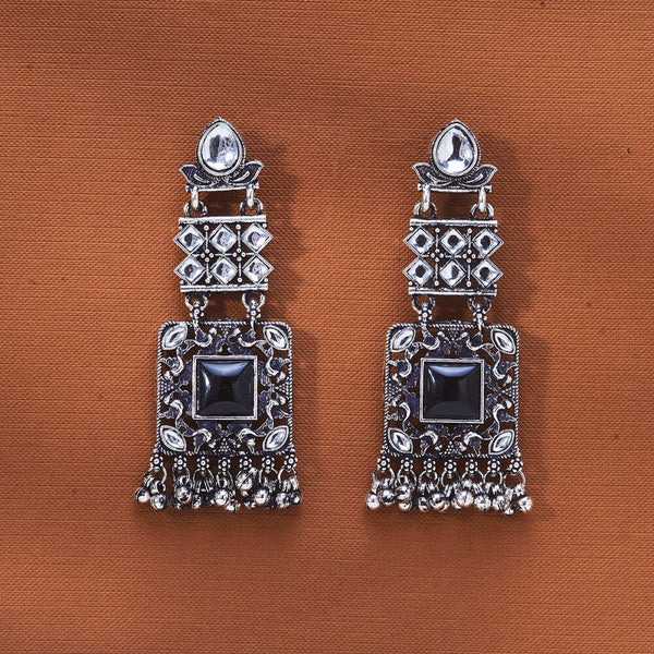 808486 Classic Earring With Oxidised Plating