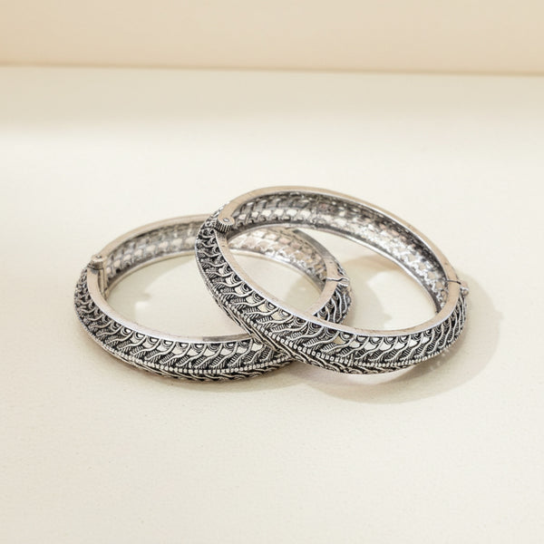809114 Openable Bangles With Oxidised Plating